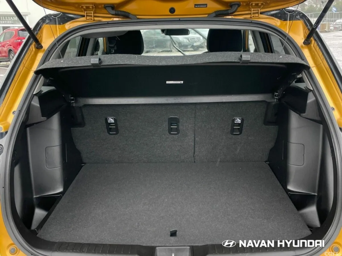 Suzuki Vitara SUV, Petrol Hybrid, 2023, Yellow