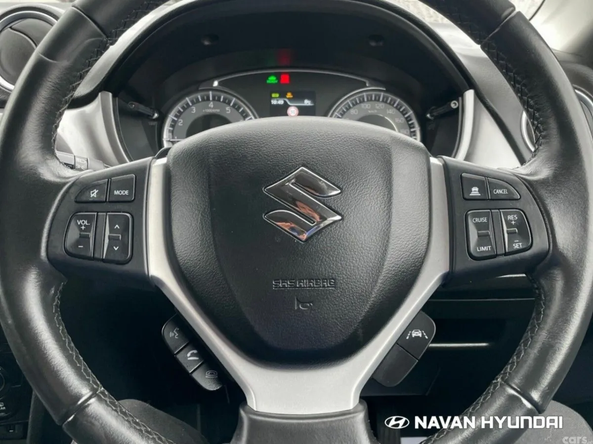 Suzuki Vitara SUV, Petrol Hybrid, 2023, Yellow