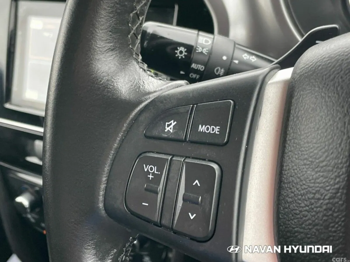 Suzuki Vitara SUV, Petrol Hybrid, 2023, Yellow