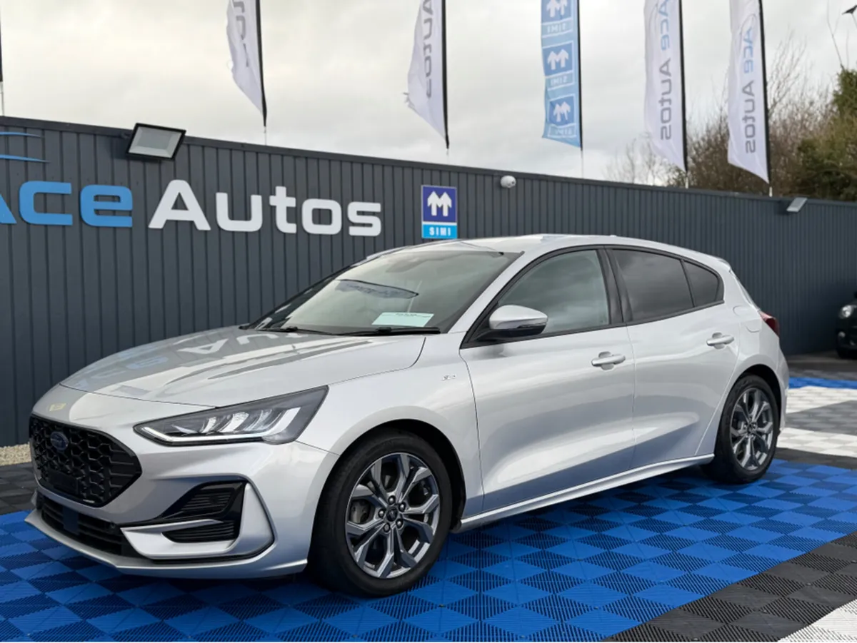 Ford Focus Hatchback, Petrol, 2023, Silver