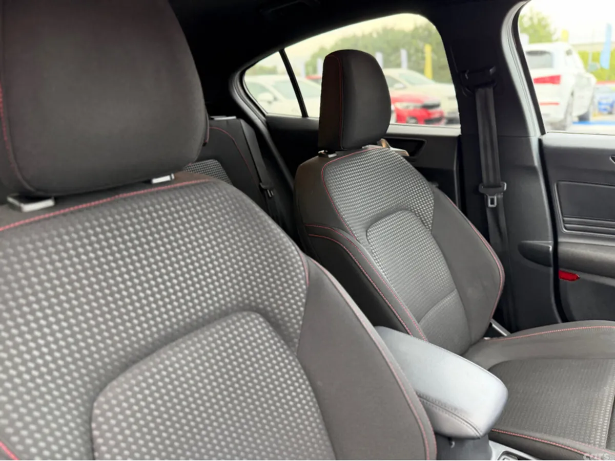Ford Focus Hatchback, Petrol, 2023, Silver