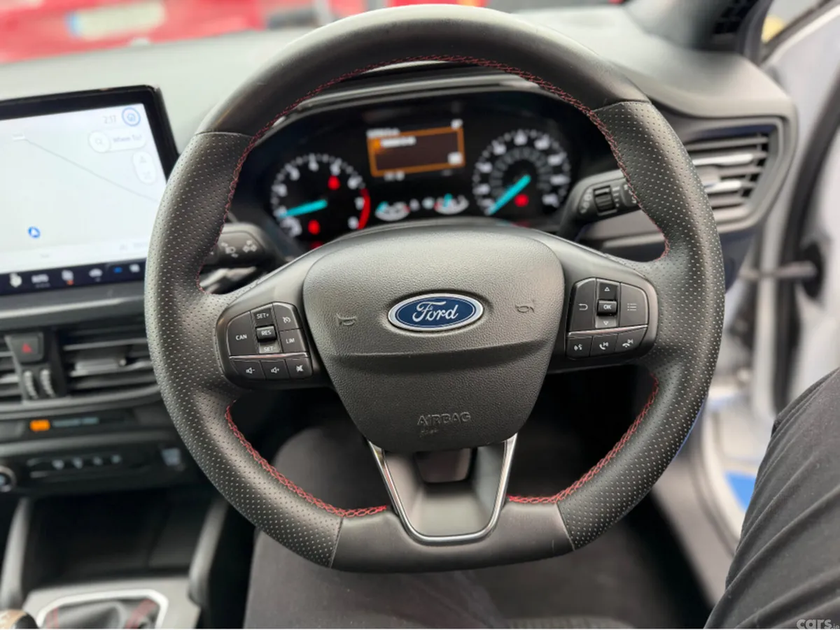 Ford Focus Hatchback, Petrol, 2023, Silver