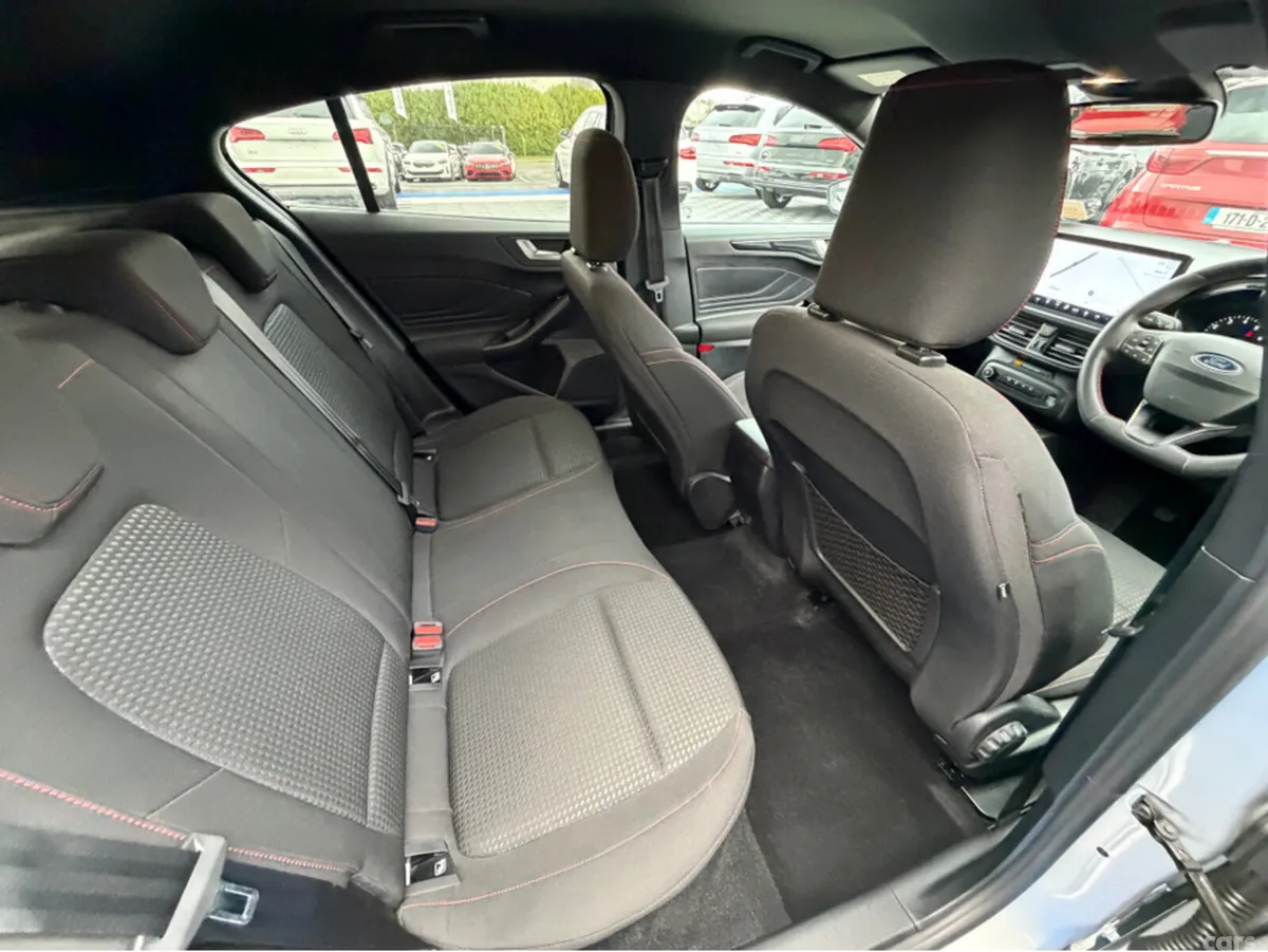 Ford Focus Hatchback, Petrol, 2023, Silver