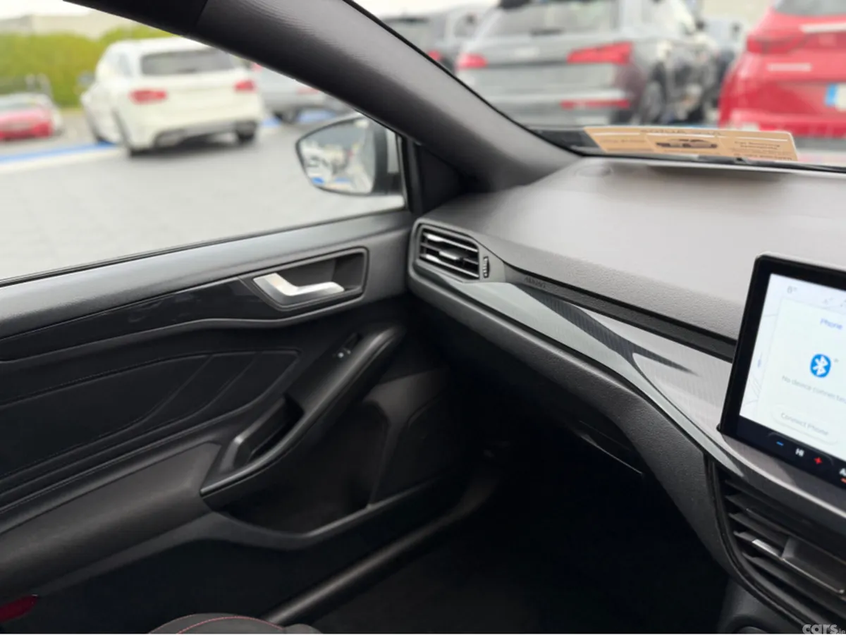 Ford Focus Hatchback, Petrol, 2023, Silver
