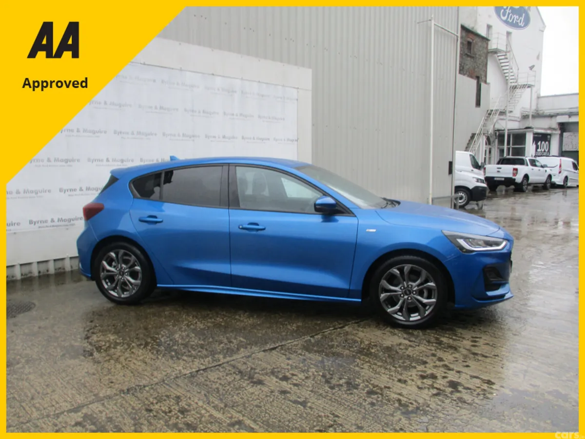 Ford Focus Hatchback, Petrol Hybrid, 2023, Blue
