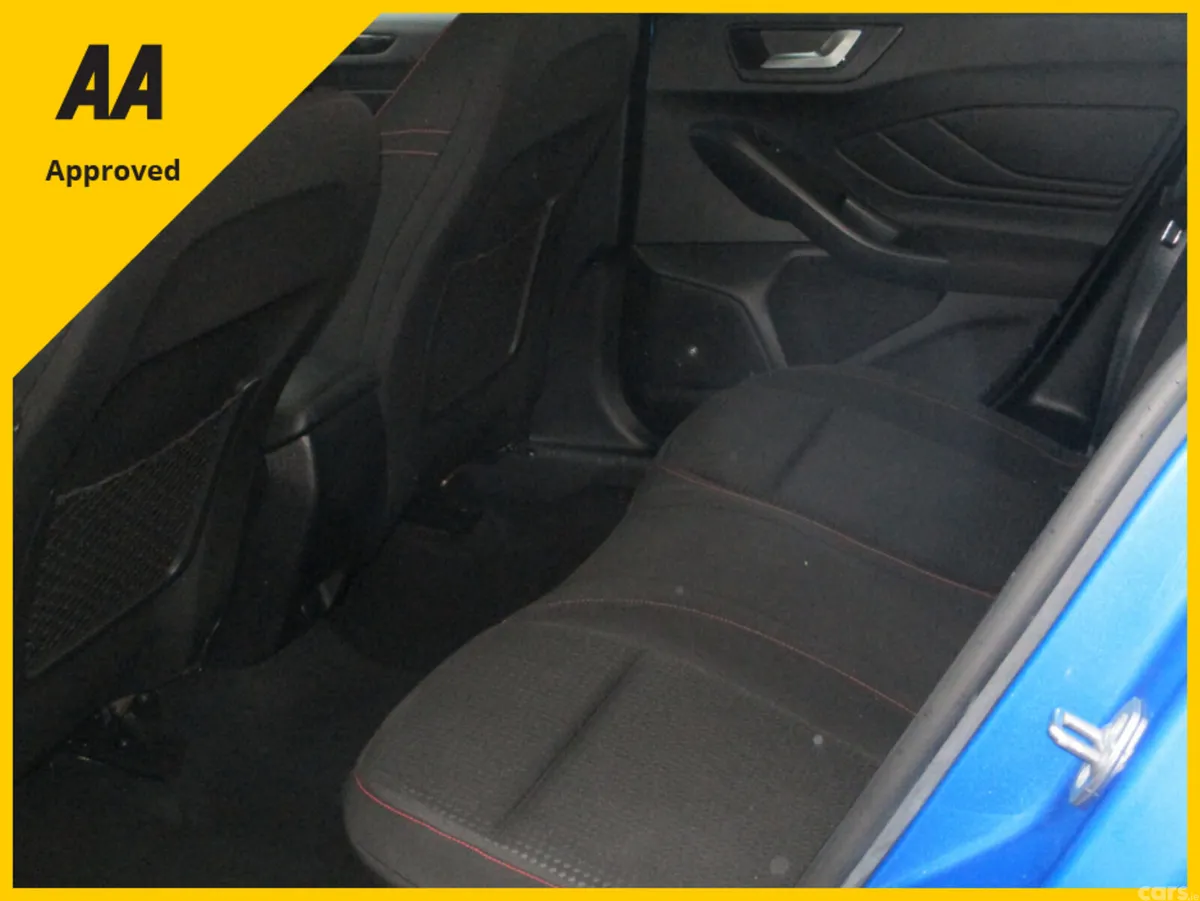 Ford Focus Hatchback, Petrol Hybrid, 2023, Blue