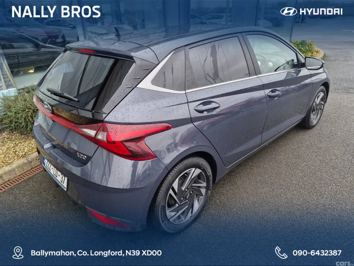Hyundai i20 Hatchback, Petrol, 2022, Grey