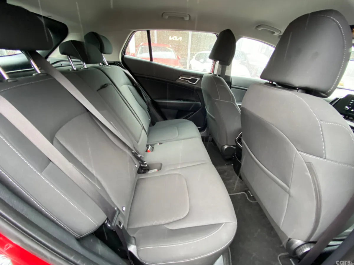 Kia Sportage SUV, Diesel Hybrid, 2023, Red
