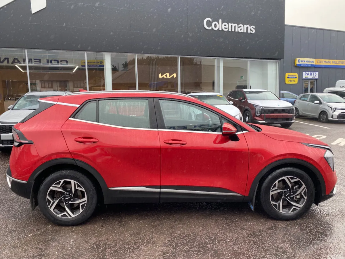 Kia Sportage SUV, Diesel Hybrid, 2023, Red