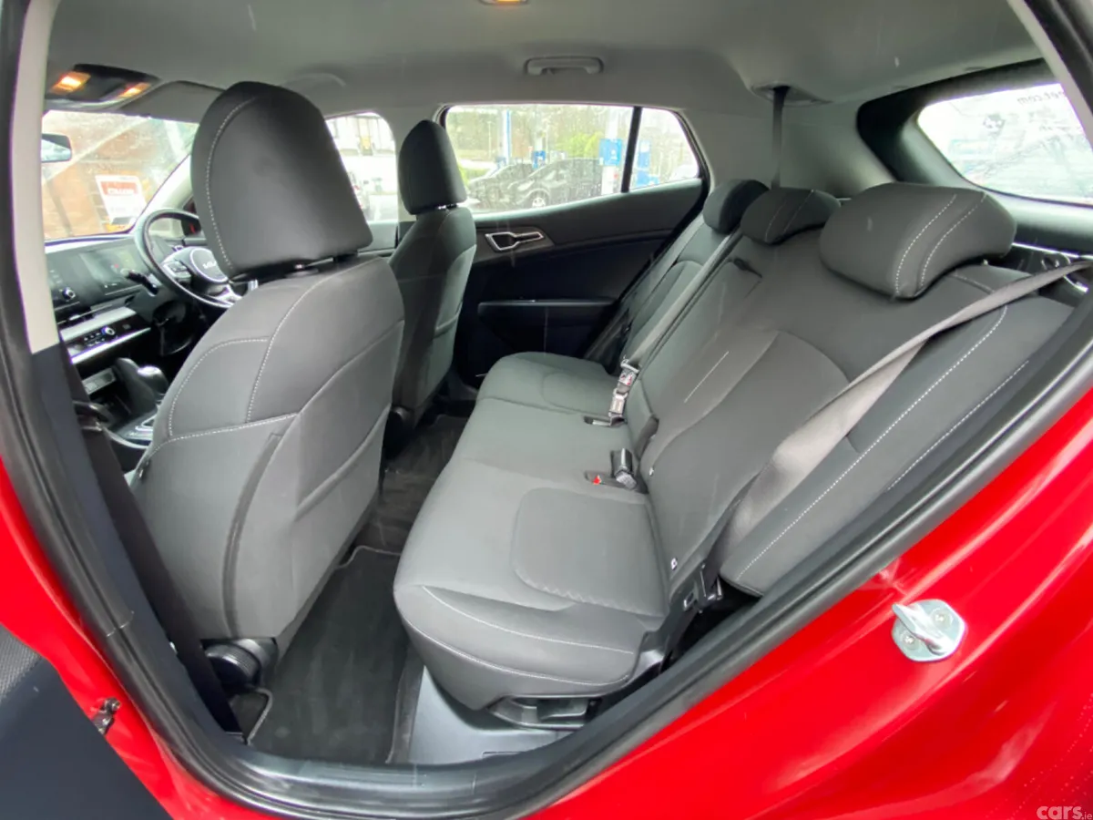 Kia Sportage SUV, Diesel Hybrid, 2023, Red