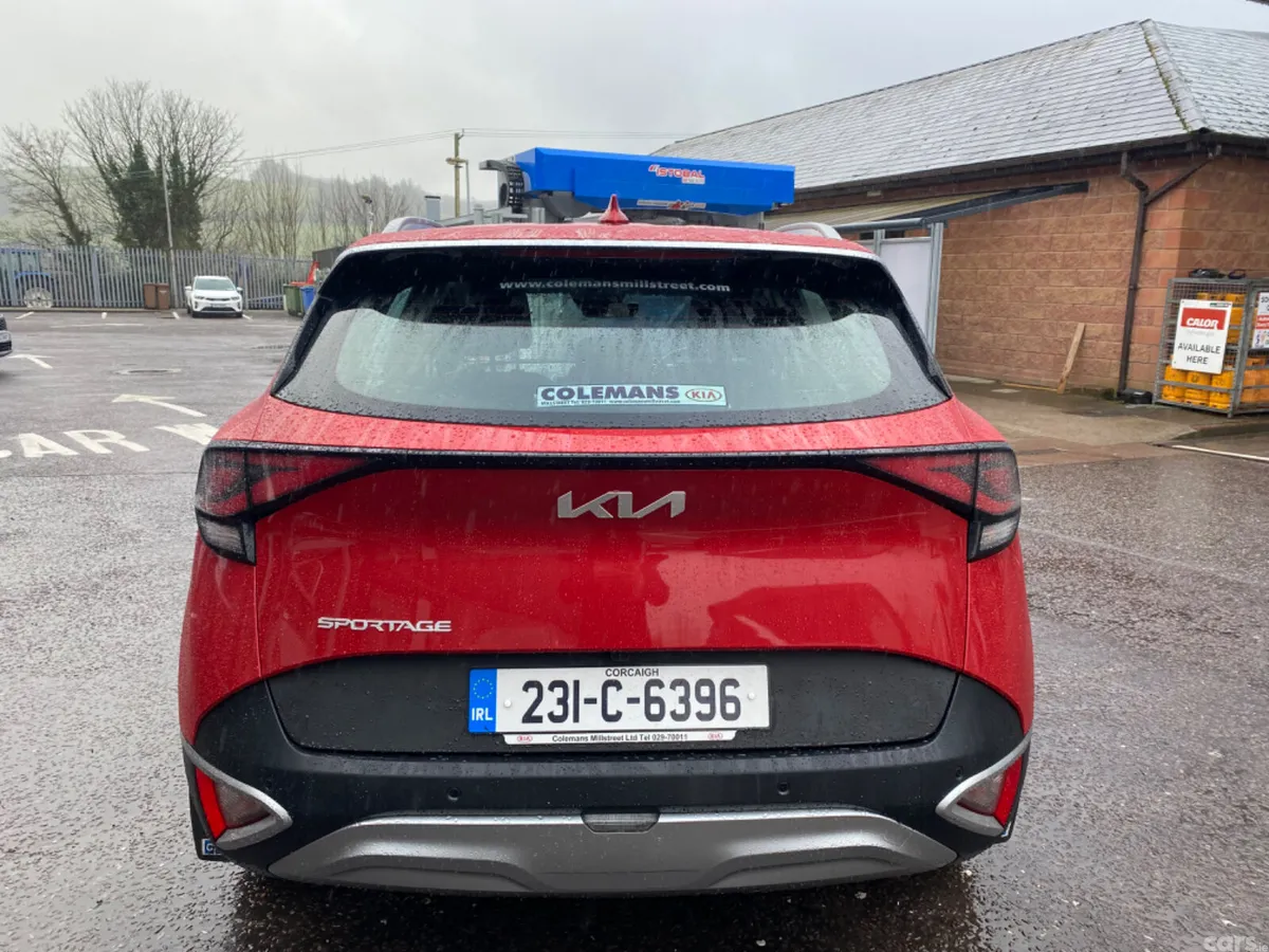 Kia Sportage SUV, Diesel Hybrid, 2023, Red
