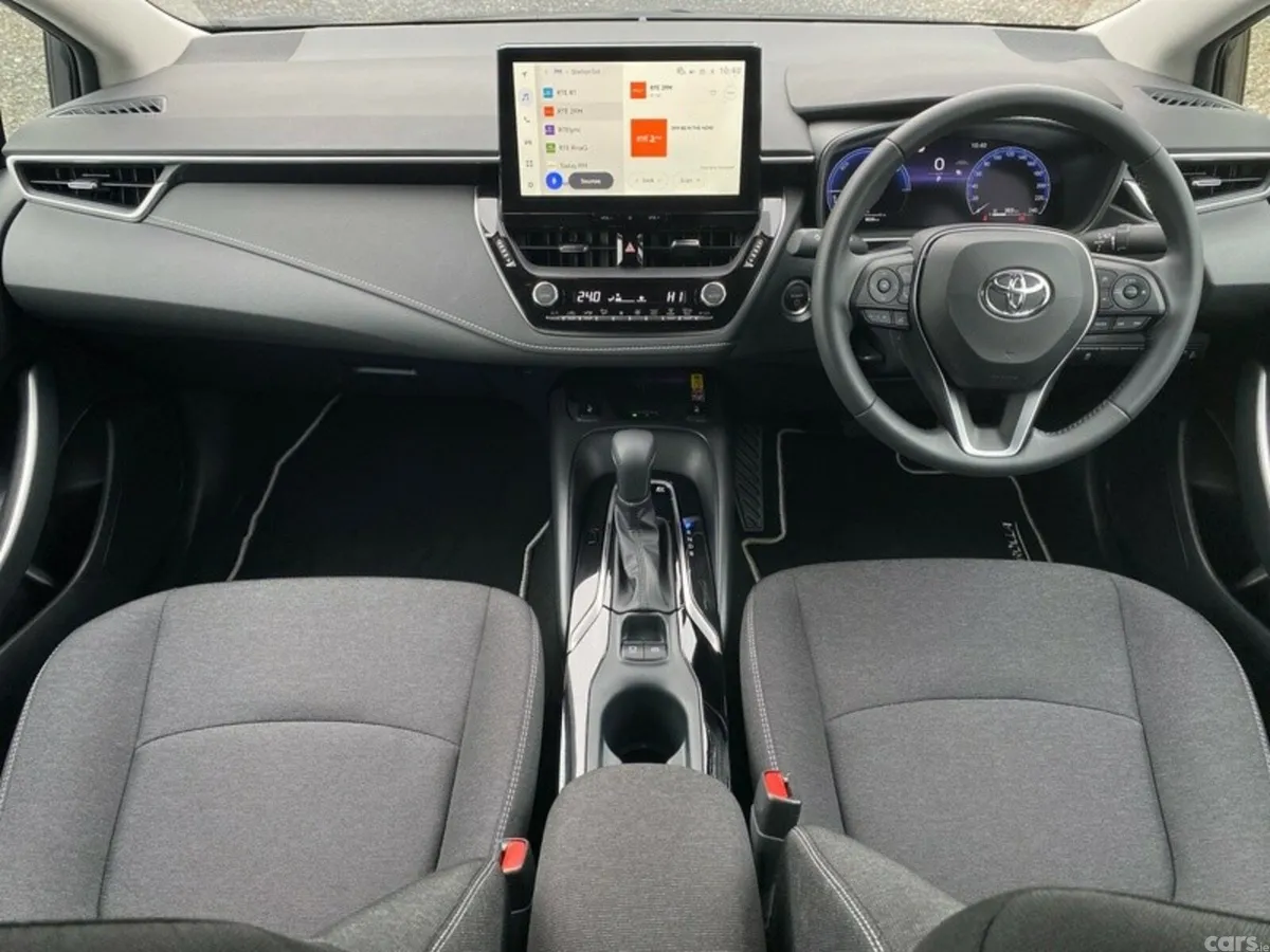 Toyota Corolla Saloon, Petrol Hybrid, 2025, Grey