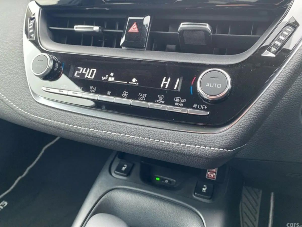 Toyota Corolla Saloon, Petrol Hybrid, 2025, Grey