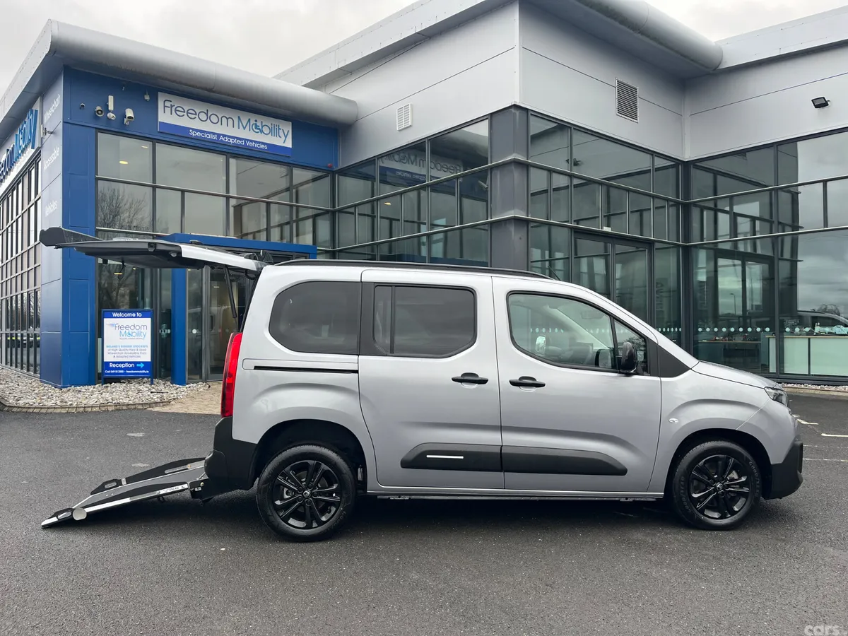 Citroen Berlingo Multispace MPV, Diesel, 2026, Silver