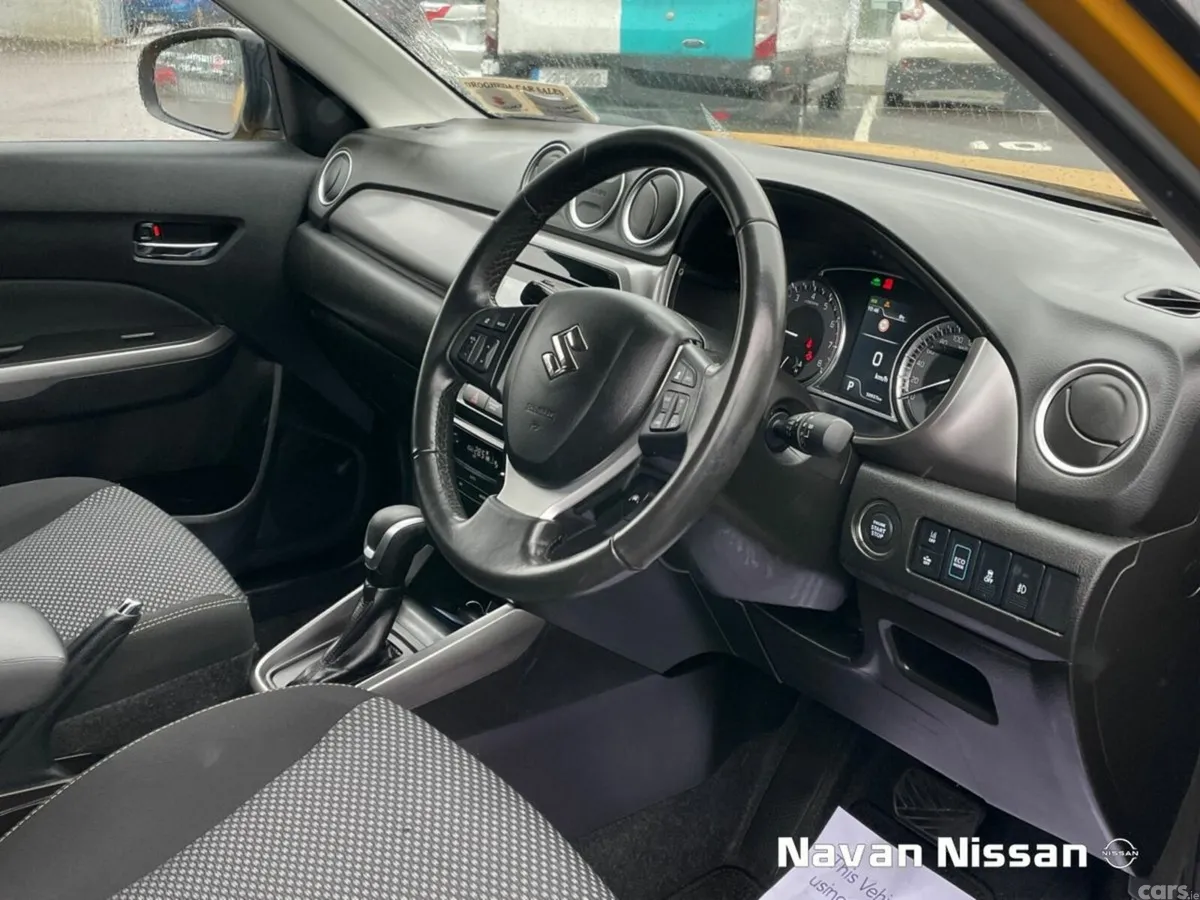 Suzuki Vitara SUV, Petrol Hybrid, 2023, Yellow