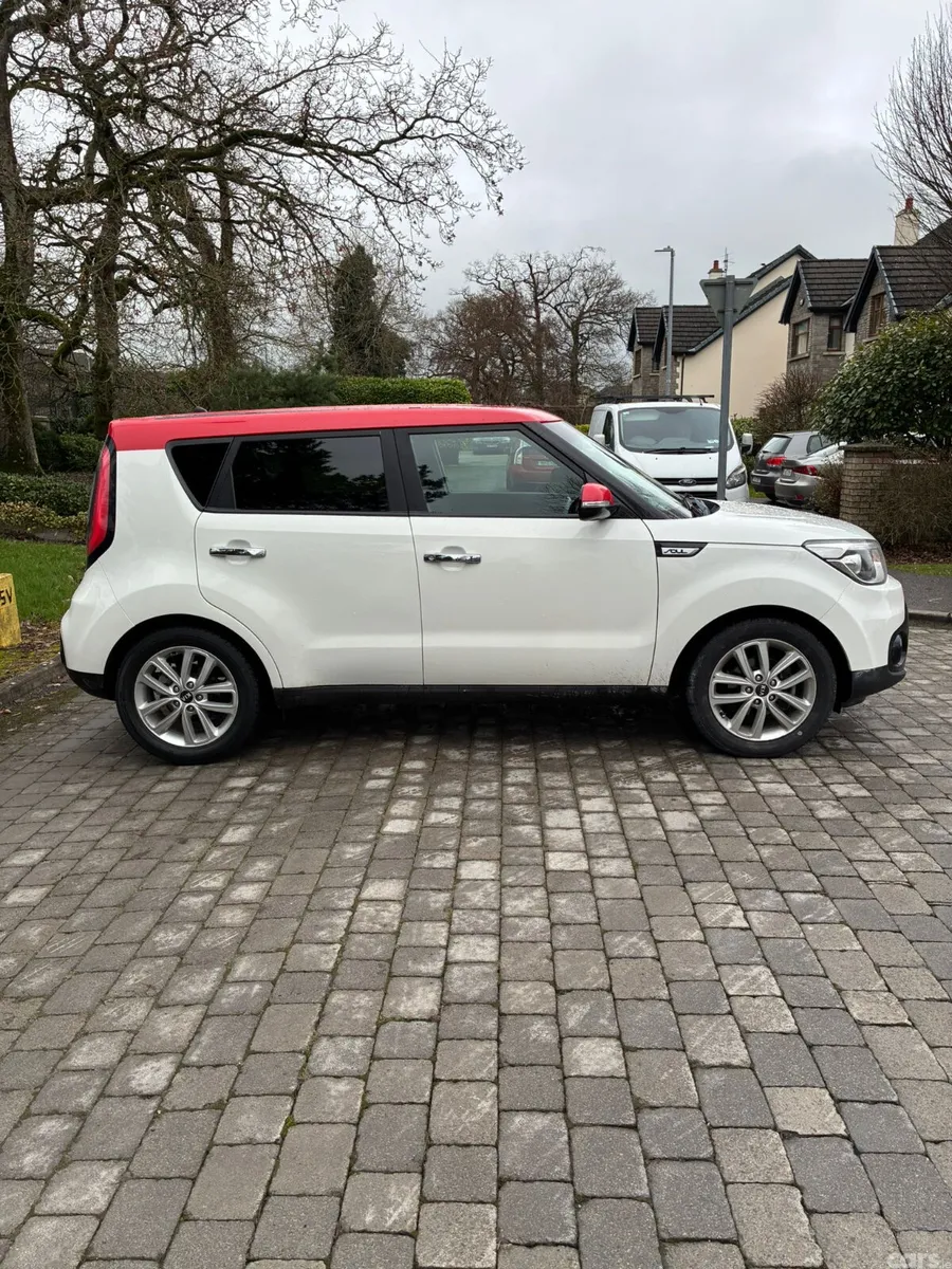 Kia Soul Hatchback, Diesel, 2018, White