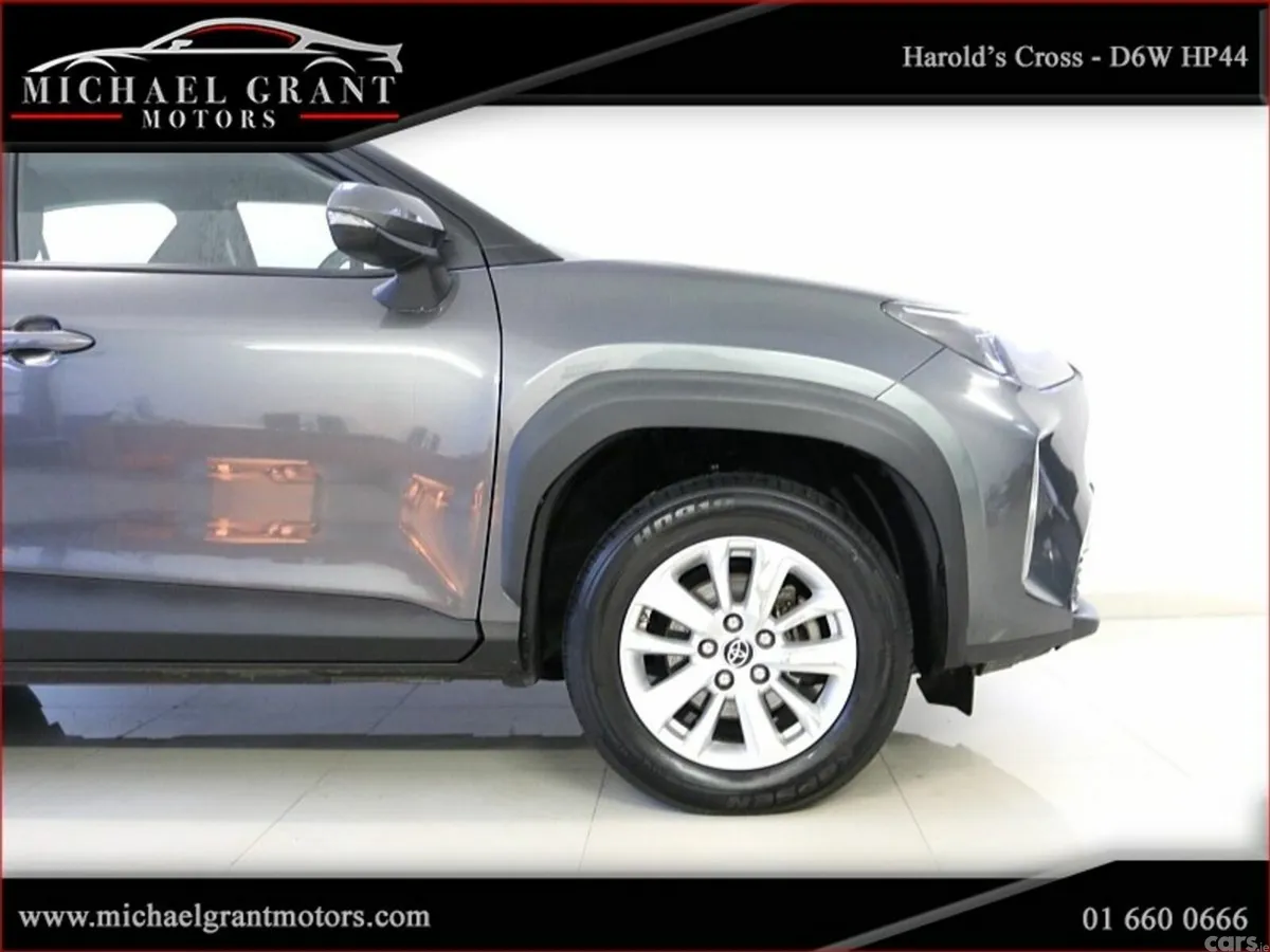 Toyota Yaris Cross Hatchback, Petrol Hybrid, 2023, Grey