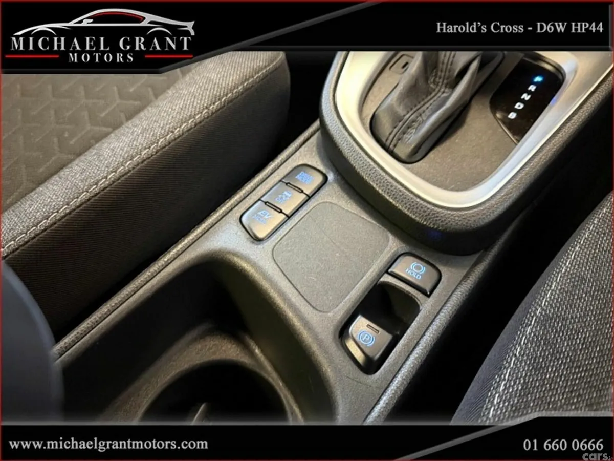 Toyota Yaris Cross Hatchback, Petrol Hybrid, 2023, Grey