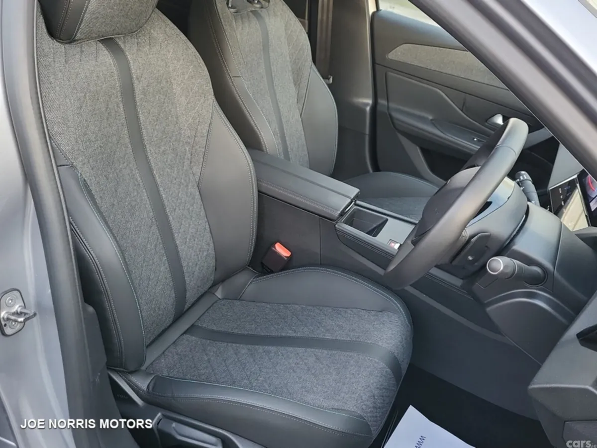 Peugeot 408 Hatchback, Petrol, 2025, Grey