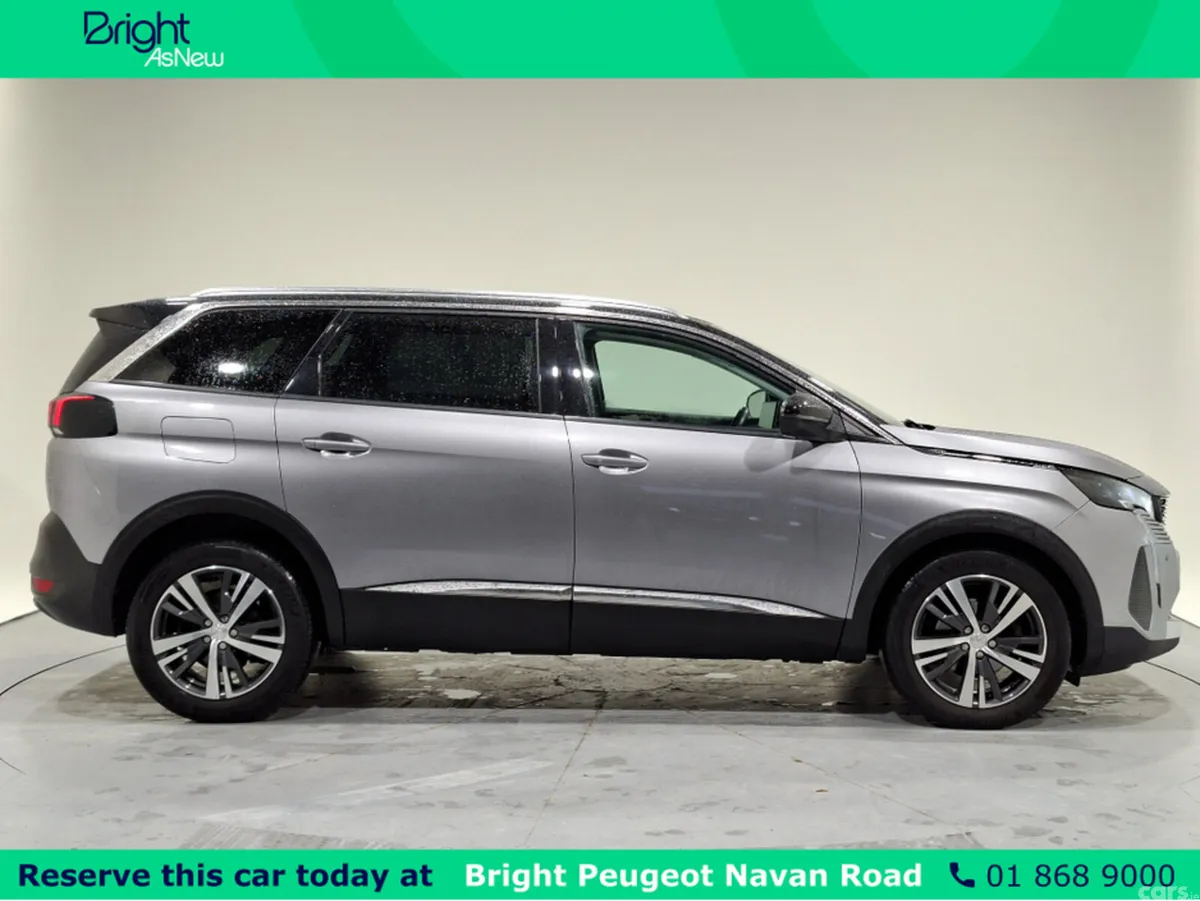 Peugeot 5008 MPV, Petrol, 2023, Grey