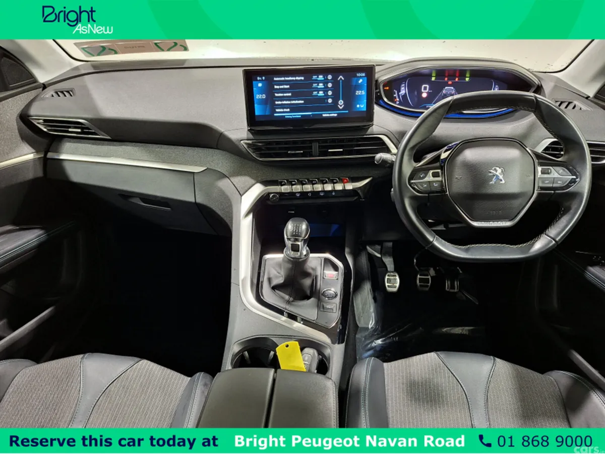 Peugeot 5008 MPV, Petrol, 2023, Grey