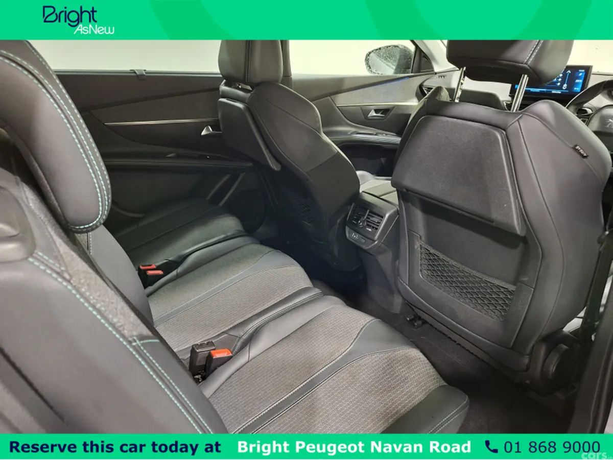 Peugeot 5008 MPV, Petrol, 2023, Grey