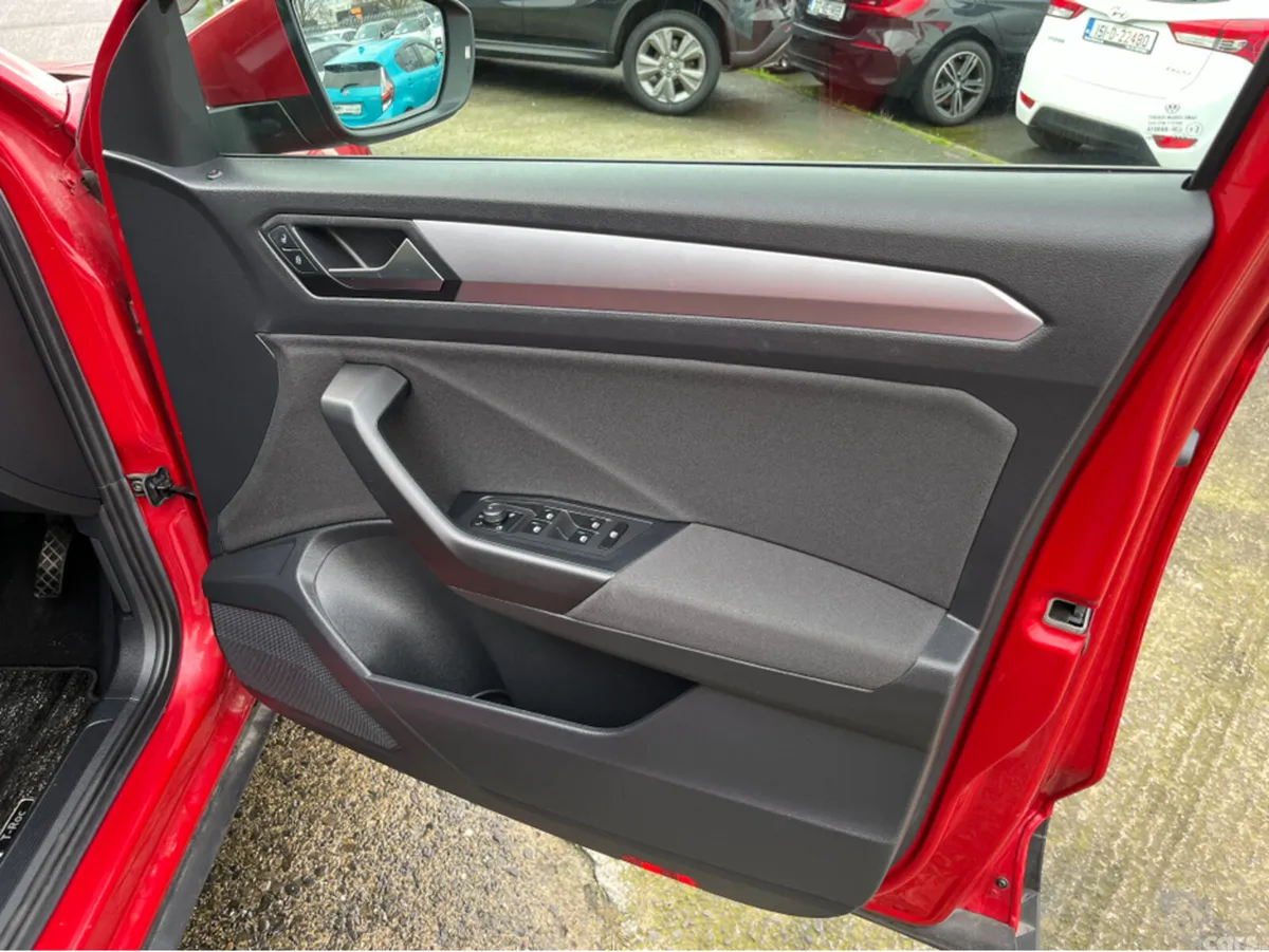 Volkswagen T-Roc SUV, Petrol, 2023, Red