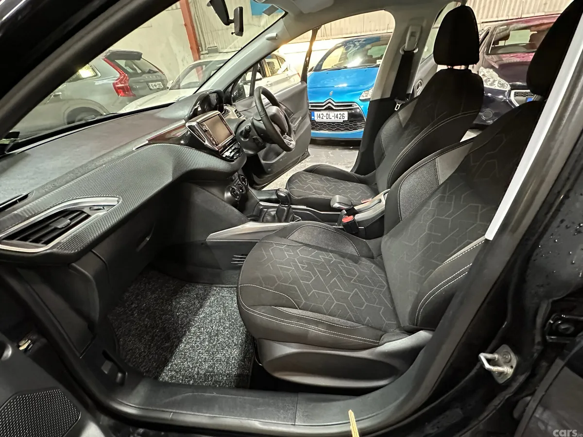 Peugeot 2008 Hatchback, Diesel, 2018, Black