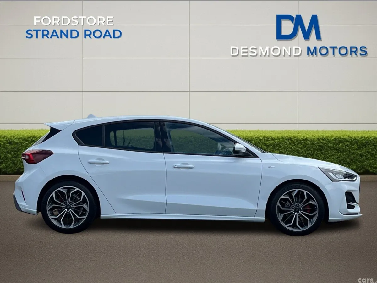 Ford Focus Hatchback, Petrol Hybrid, 2025, White