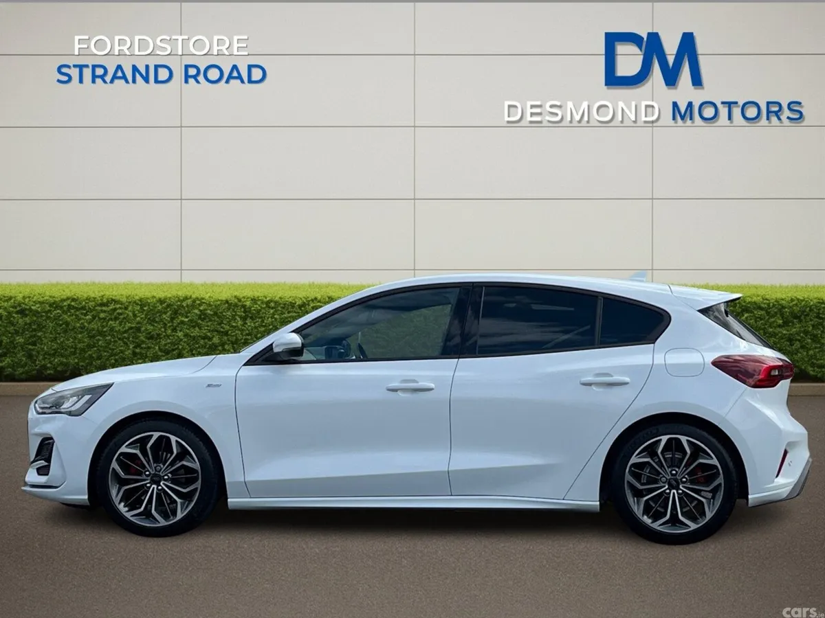 Ford Focus Hatchback, Petrol Hybrid, 2025, White