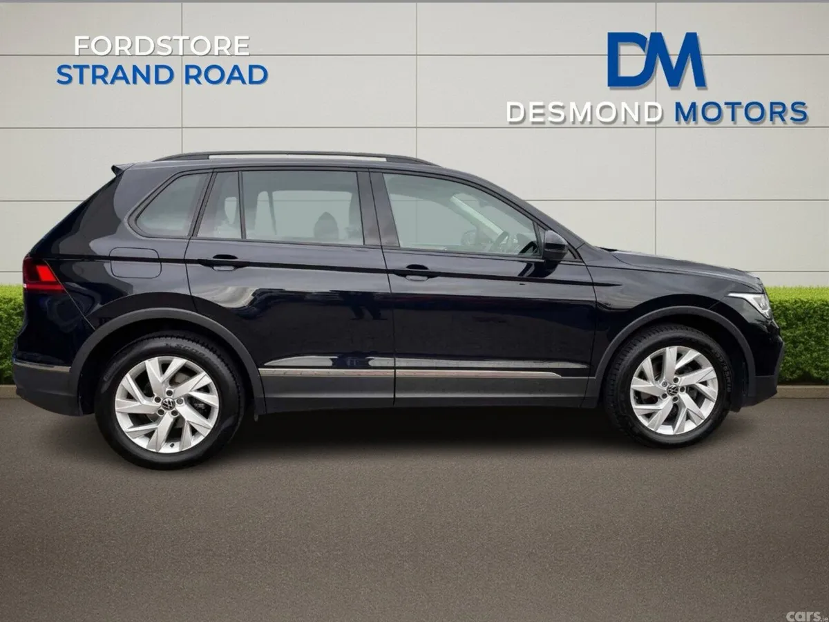 Volkswagen Tiguan SUV, Petrol, 2023, Black