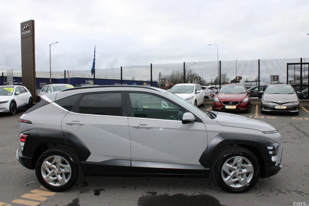Hyundai KONA MPV, Petrol, 2024, Grey