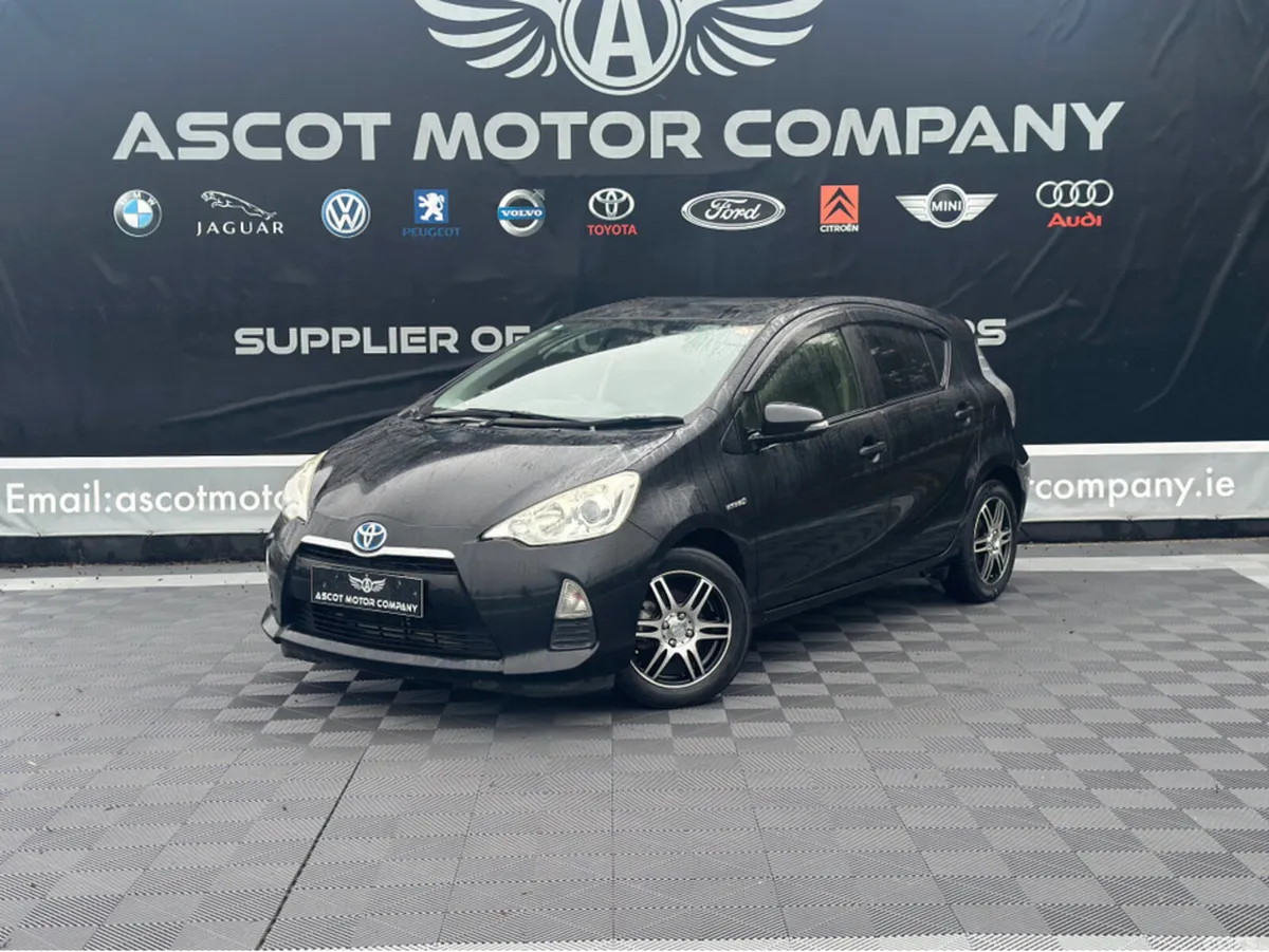 Toyota Aqua Hatchback, Petrol Hybrid, 2014, Black