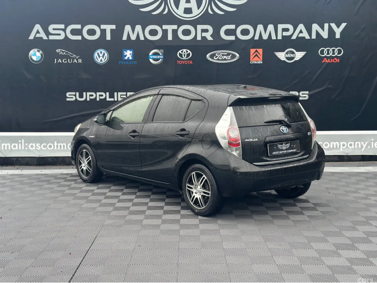 Toyota Aqua Hatchback, Petrol Hybrid, 2014, Black