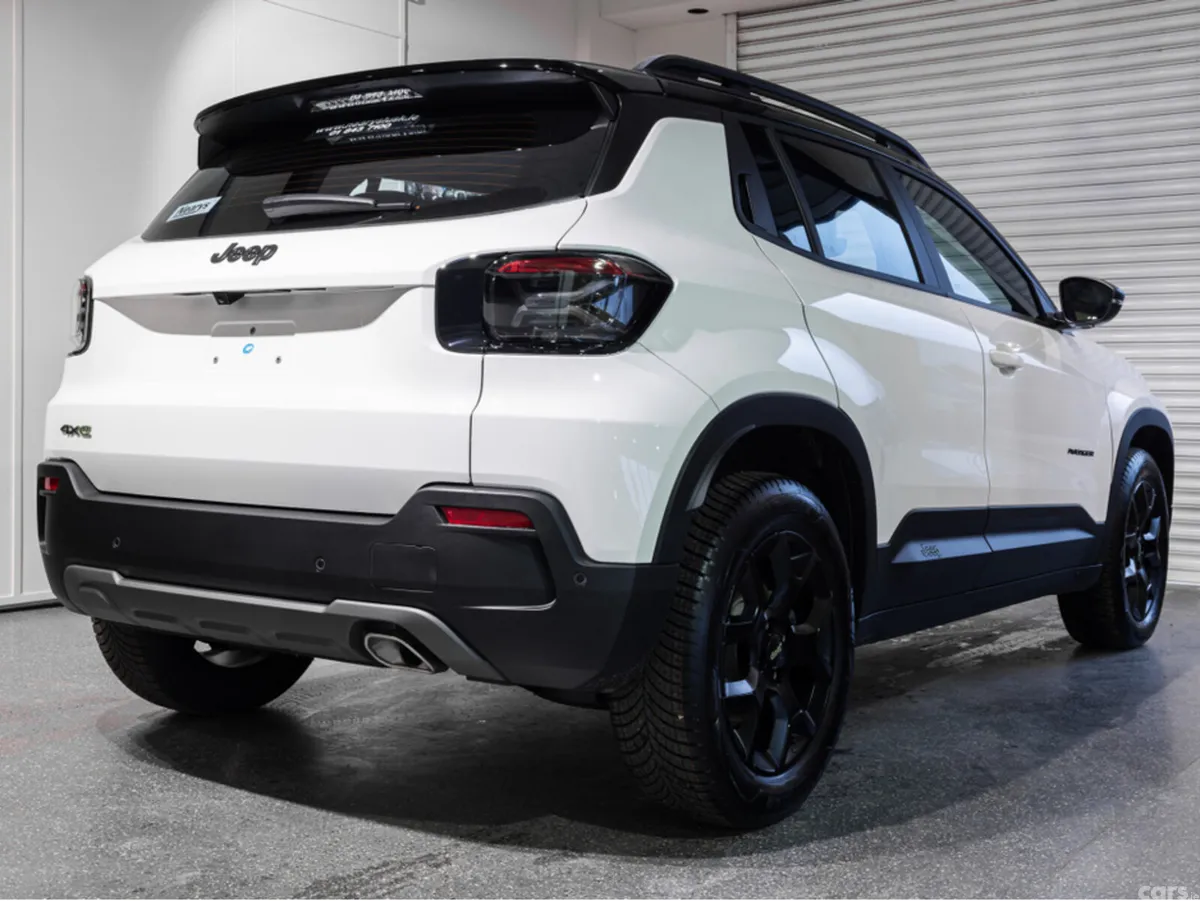 Jeep Avenger SUV, Petrol Hybrid, 2026, White