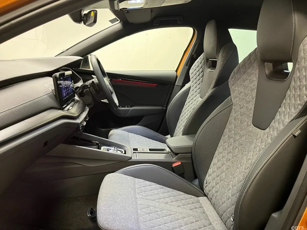 Skoda Octavia Estate, Diesel, 2025, Orange