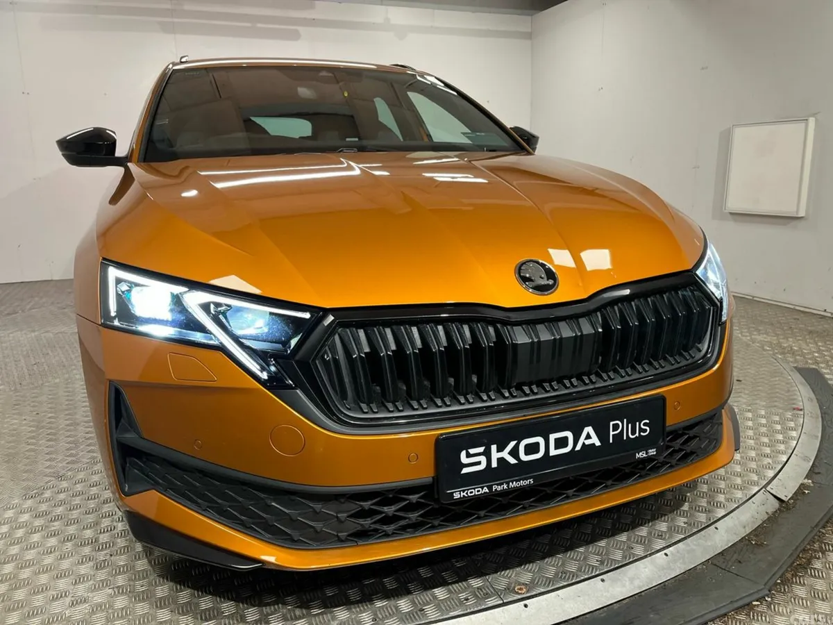Skoda Octavia Estate, Diesel, 2025, Orange