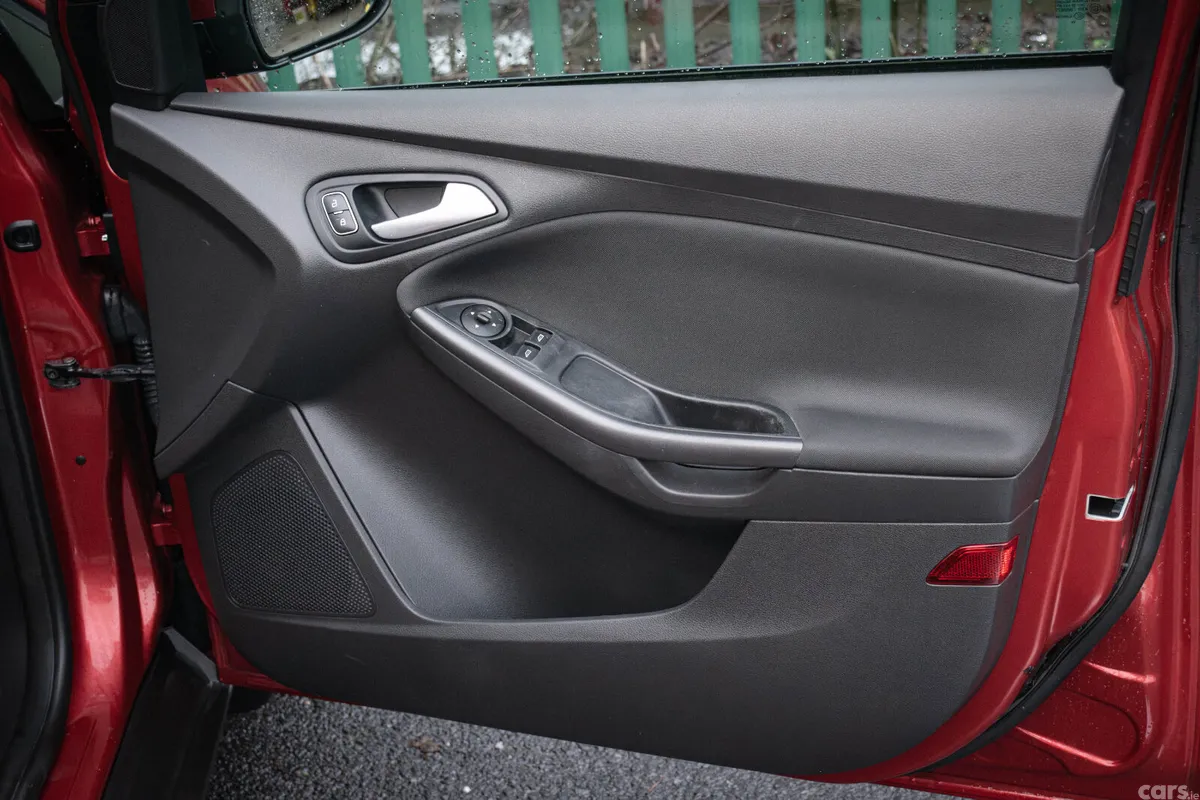 Ford Focus Hatchback, Diesel, 2015, Red