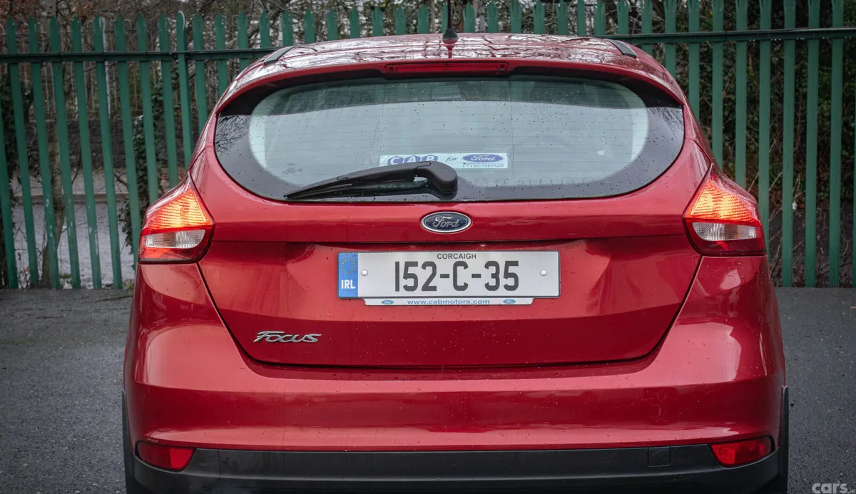 Ford Focus Hatchback, Diesel, 2015, Red