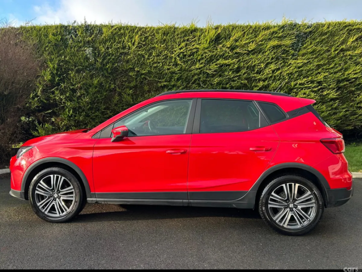 SEAT Arona Hatchback, Petrol, 2022, Red