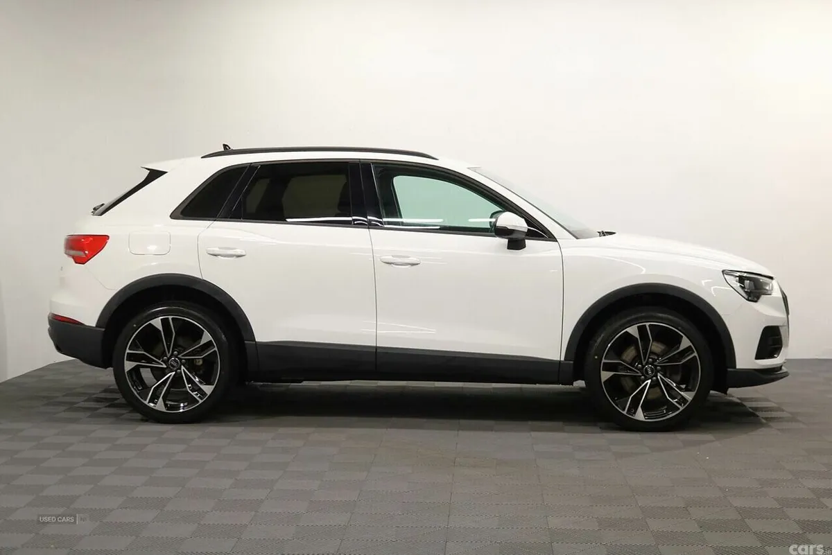 Audi Q3 SUV, Petrol Hybrid, 2022, White