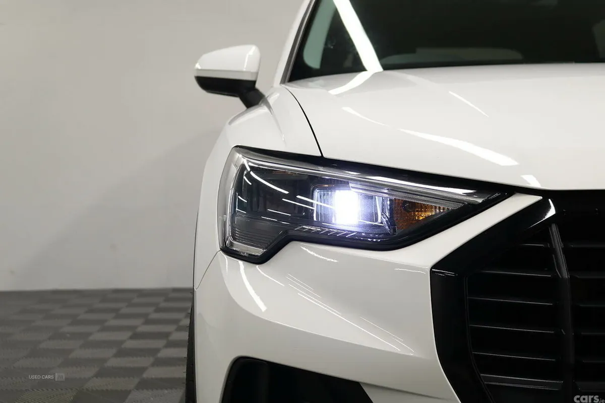 Audi Q3 SUV, Petrol Hybrid, 2022, White