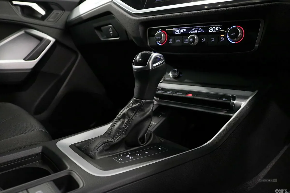 Audi Q3 SUV, Petrol Hybrid, 2022, White