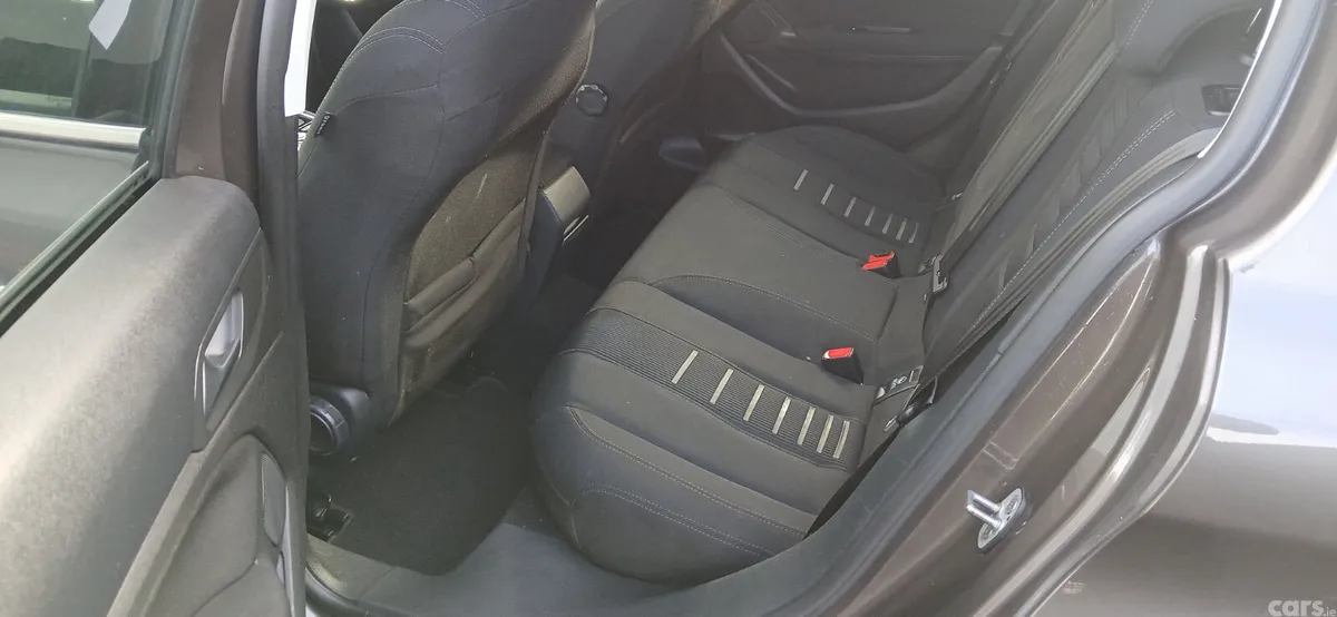 Peugeot 308 Hatchback, Petrol, 2015, Grey
