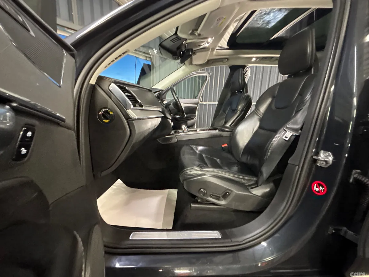 Volvo XC90 SUV, Petrol Plug-in Hybrid, 2017, Grey