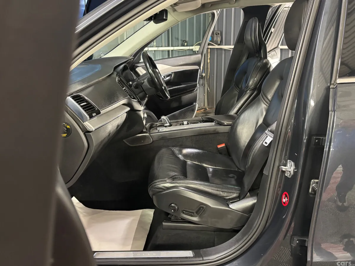 Volvo XC90 SUV, Petrol Plug-in Hybrid, 2017, Grey