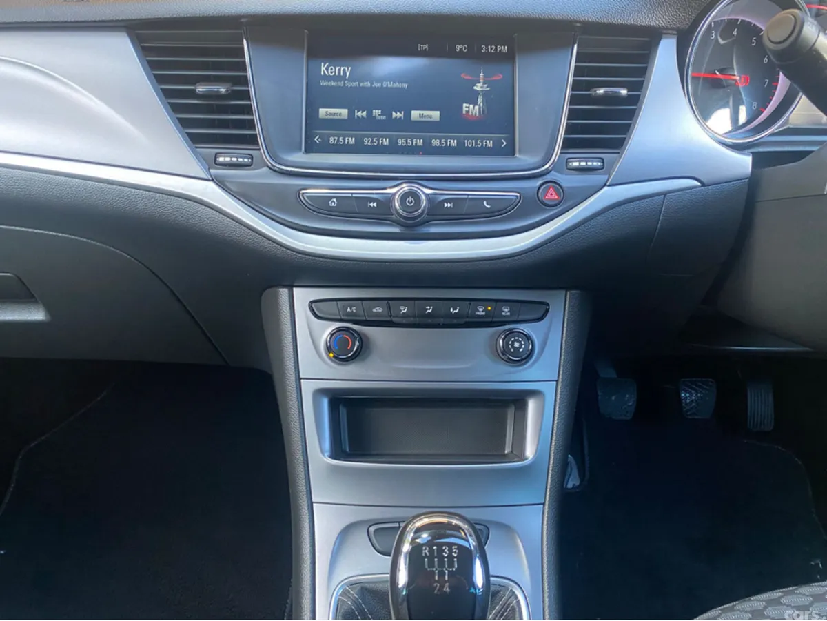 Opel Astra Hatchback, Petrol, 2019, Blue