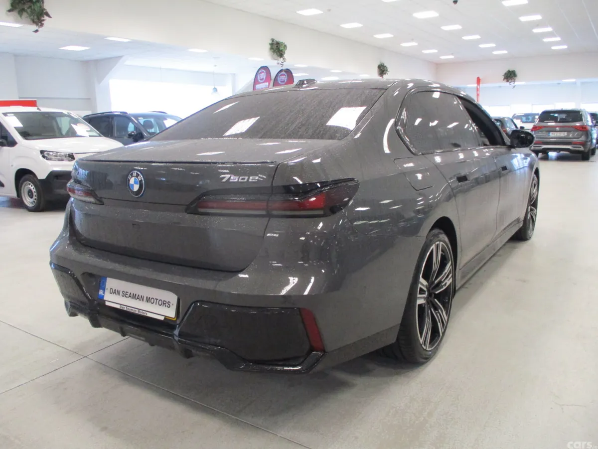 BMW 7-Series Saloon, Petrol Plug-in Hybrid, 2025, Grey