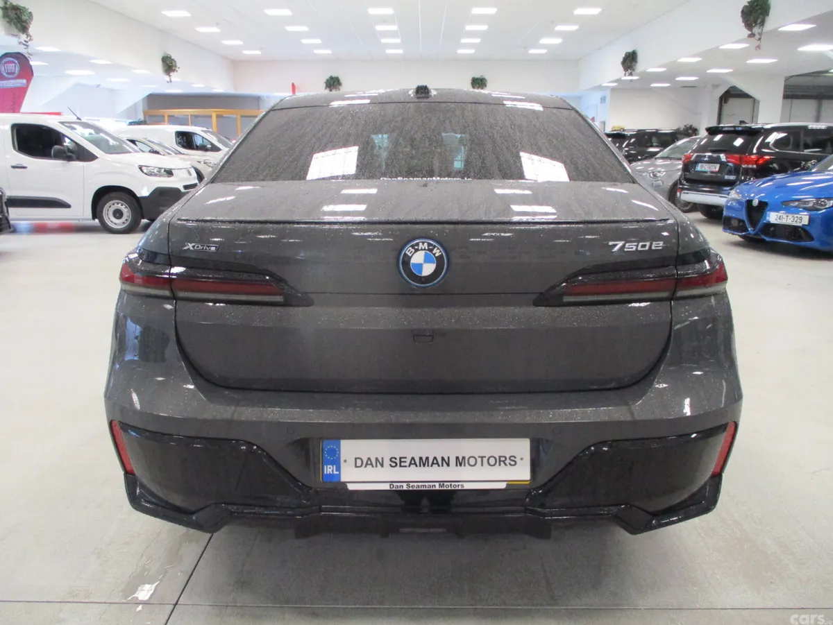 BMW 7-Series Saloon, Petrol Plug-in Hybrid, 2025, Grey