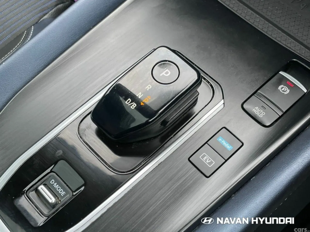 Nissan Qashqai MPV, Petrol Hybrid, 2023, Black